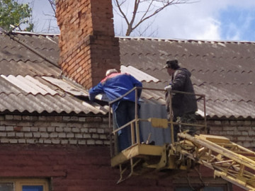 ✅ Ремонт крыши и вытяжной трубы по адресу ул Ленинская 1 и 3  Фото от 19.05.2021 года