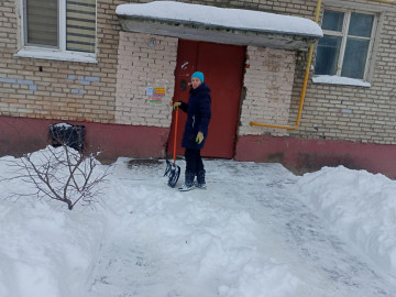 Так же очистили входные группы по улице Ленинская 2,2б,4,6 и улице Коломенская 7,9,11,13,14,15.