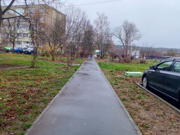 📍Мкр.Цемгигант, на улицах Мичурина д. 3,7,7а и 9 проведена уборка придомовых территорий❗️