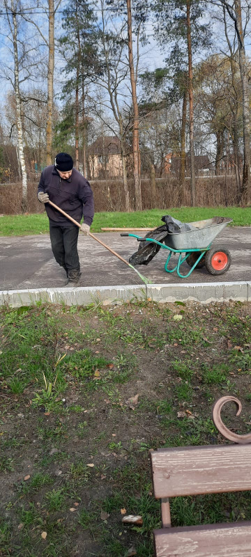 📍Уборка придомовых территорий в РП Фосфоритный по ул.Школьная 5 и п.Хорлово по ул.Победа 4а