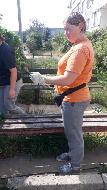 Покраска лавочек в п. Хорлово