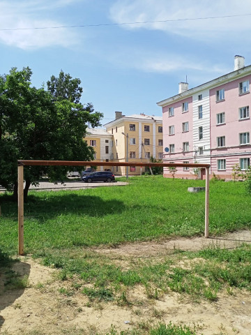 По просьбе жителей д. №18 по улице Карла Маркса была установлена  стойка для выбивания ковров